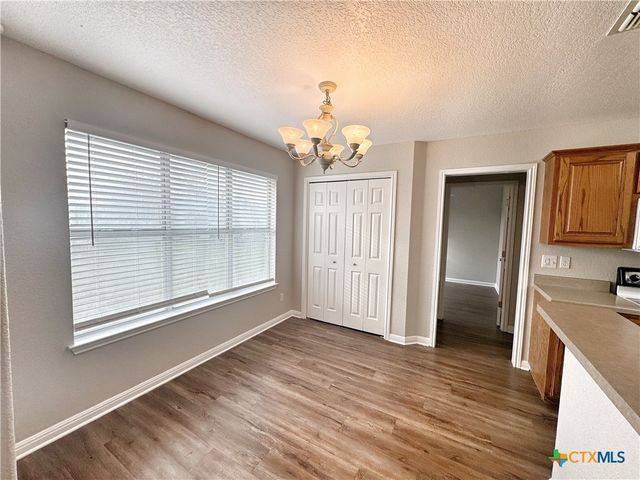 521 Woodlake Drive, Mcqueeney, TX 78123