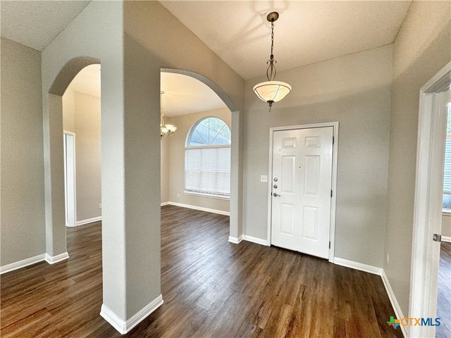 521 Woodlake Drive, Mcqueeney, TX 78123