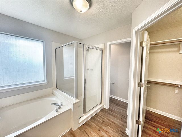 521 Woodlake Drive, Mcqueeney, TX 78123
