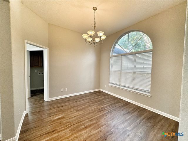 521 Woodlake Drive, Mcqueeney, TX 78123