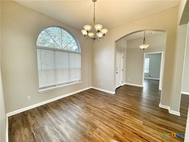 521 Woodlake Drive, Mcqueeney, TX 78123