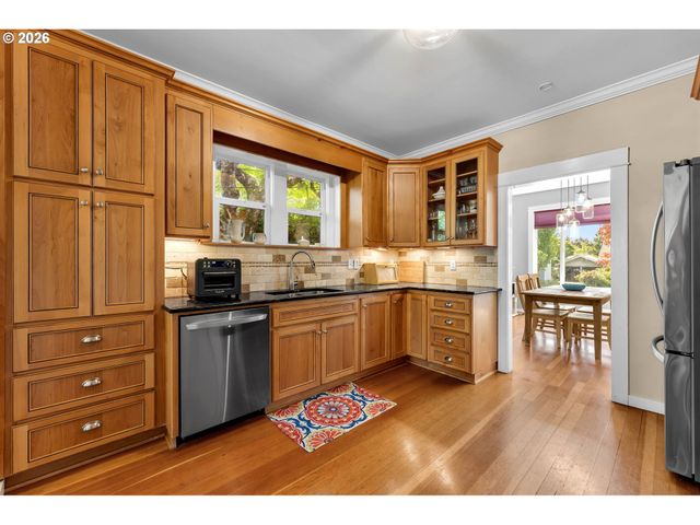 414 W 30TH St, Vancouver, WA 98660