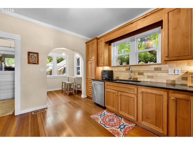 414 W 30TH St, Vancouver, WA 98660