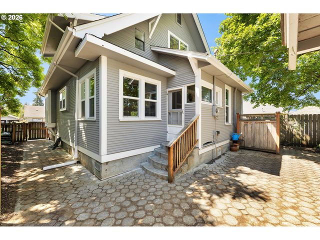 414 W 30TH St, Vancouver, WA 98660