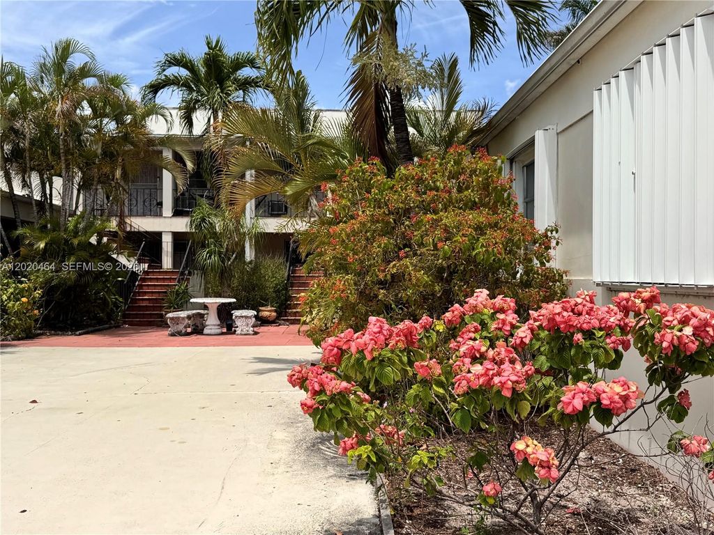 756 N 17th Ave 15, Hollywood, FL 33020