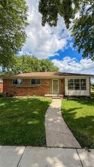 29812 Newport Drive, Warren, MI 48088