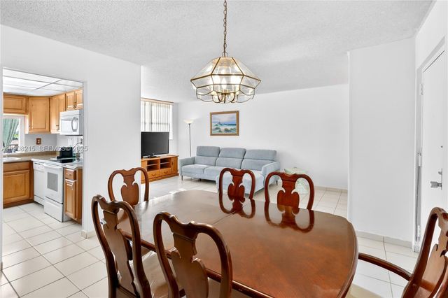 9401 SW 4th St 301-6, Miami, FL 33174