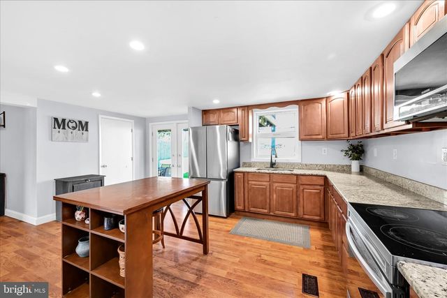 547 W MAIN AVE, Myerstown, PA 17067