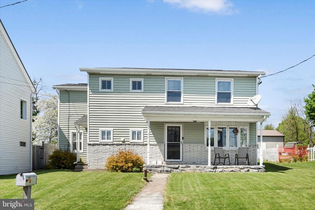 547 W MAIN AVE, Myerstown, PA 17067