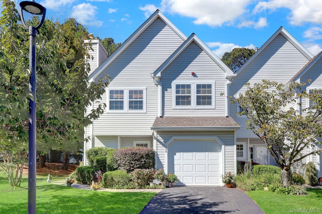 208 Erik Drive, East Setauket, NY 11733 — photo 2