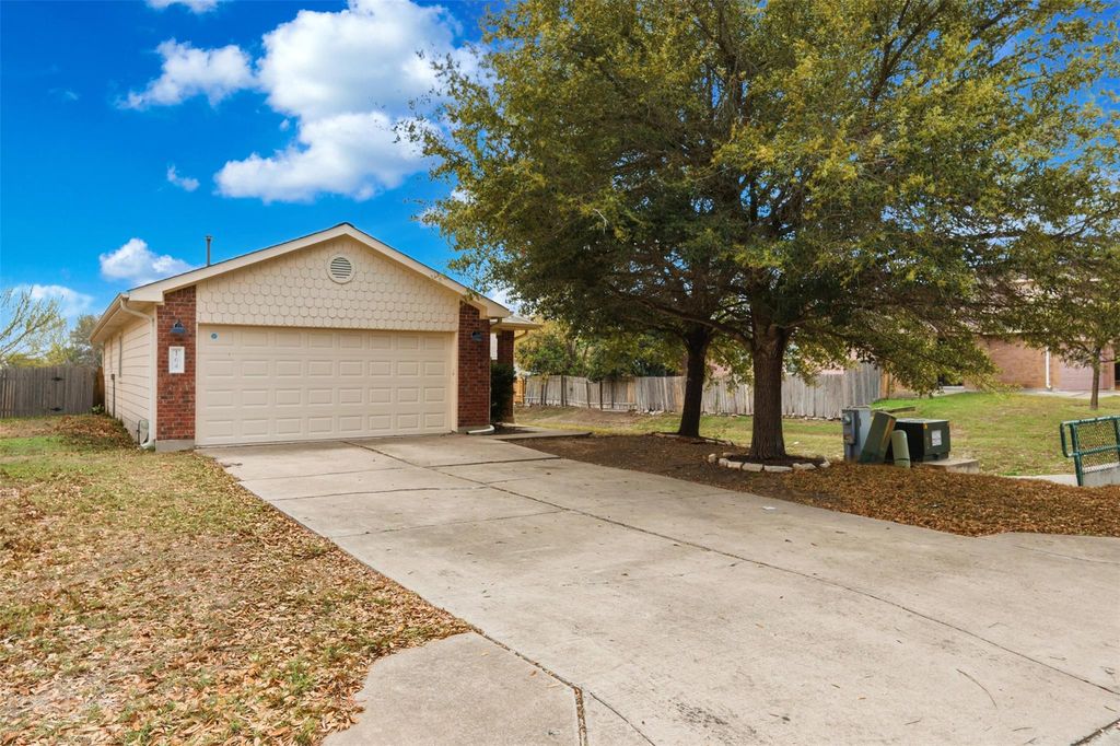 164 Opal Lake DR, Kyle, TX 78640