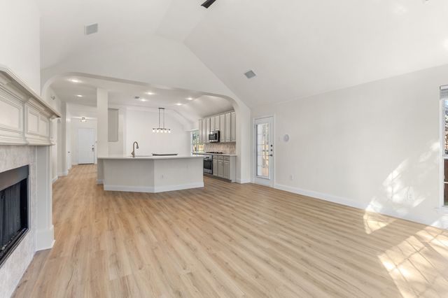 8200 Watson Road, Lantana, TX 76226