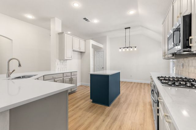 8200 Watson Road, Lantana, TX 76226
