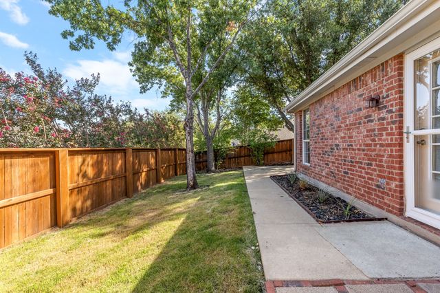 8200 Watson Road, Lantana, TX 76226