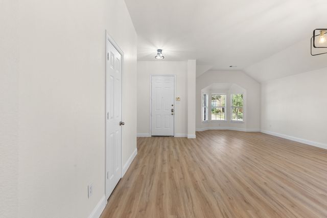 8200 Watson Road, Lantana, TX 76226