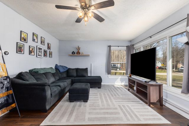 131 Oak Street, Wayland, MI 49348