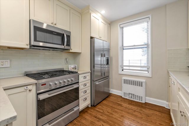 530 Dubois Avenue 16C, Valley Stream, NY 11581