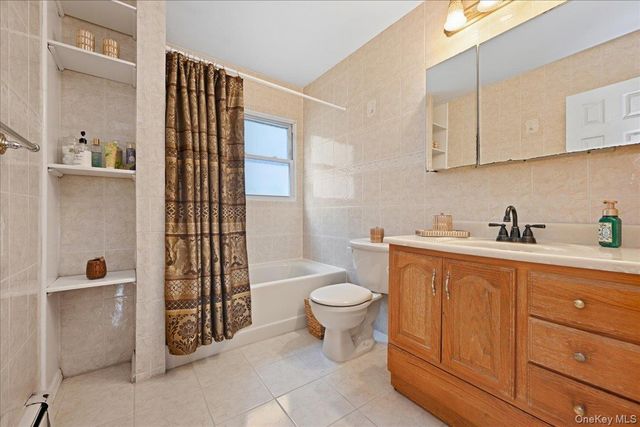 447 Chestnut Street, West Hempstead, NY 11552