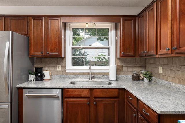 1209 SEQUOIA TRAIL, Alabaster, AL 35007