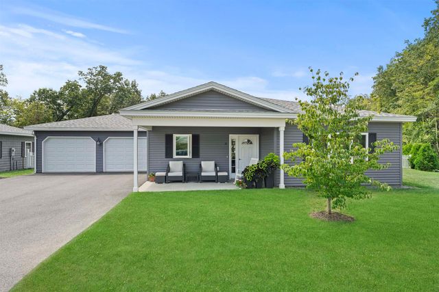 24 Dogwood Drive, Brattleboro, VT 05301