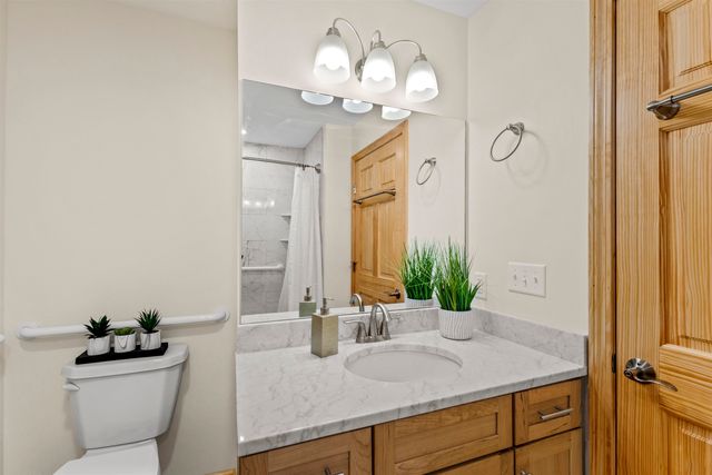 24 Dogwood Drive, Brattleboro, VT 05301