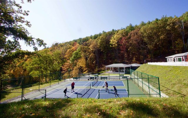 24 Dogwood Drive, Brattleboro, VT 05301