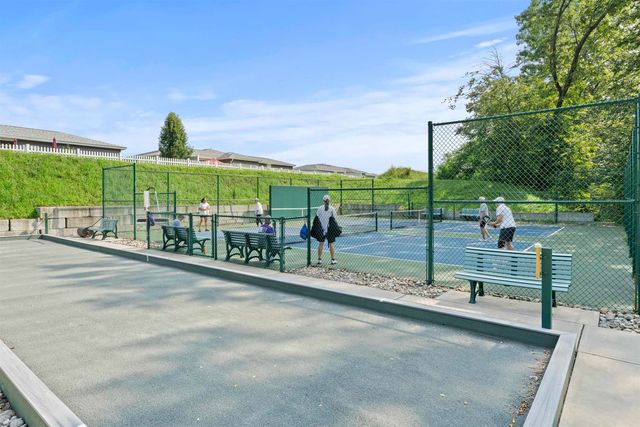 24 Dogwood Drive, Brattleboro, VT 05301