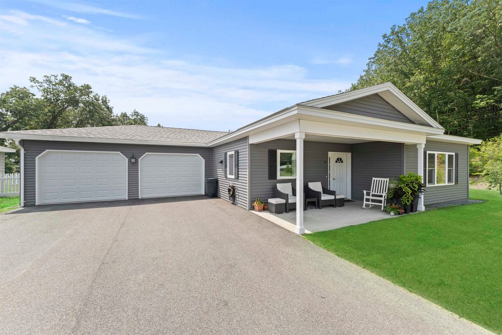 24 Dogwood Drive, Brattleboro, VT 05301