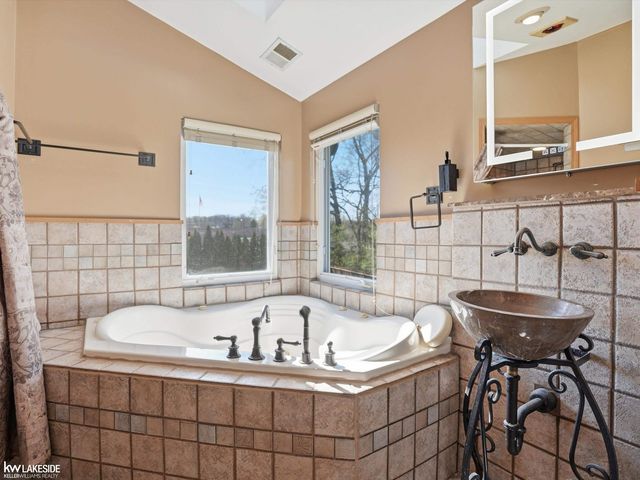 6005 Mulberry Drive, Sterling Heights, MI 48314