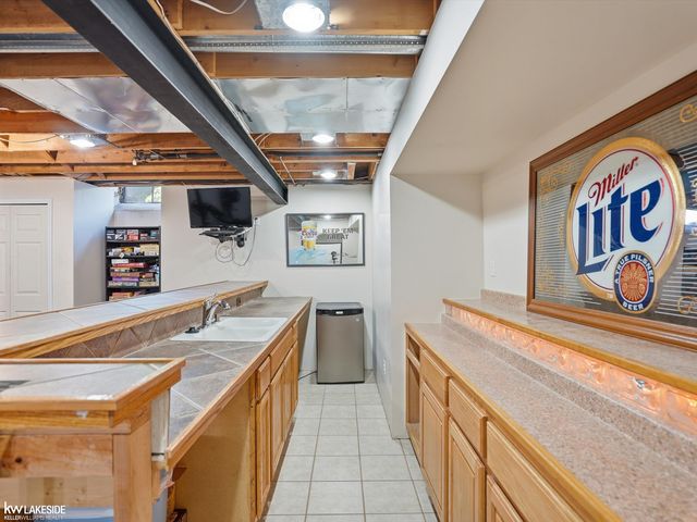 6005 Mulberry Drive, Sterling Heights, MI 48314