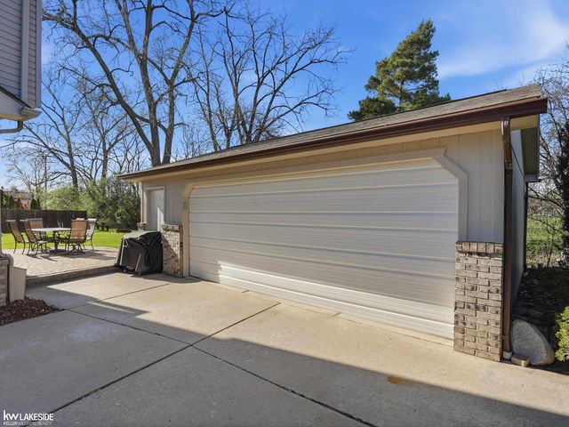 6005 Mulberry Drive, Sterling Heights, MI 48314