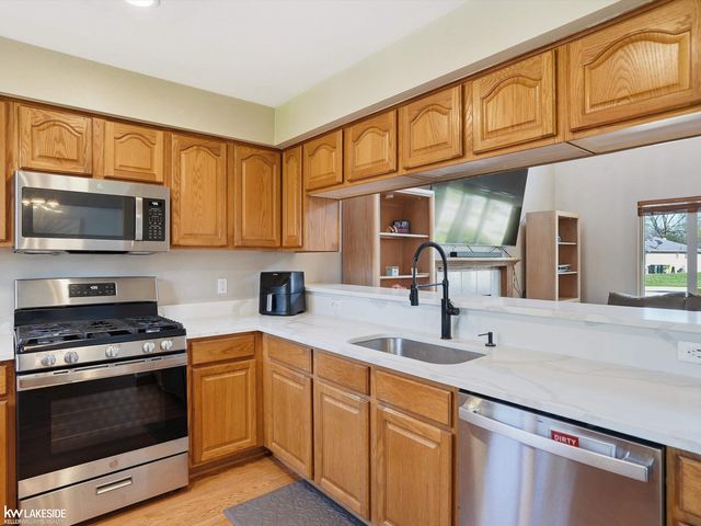6005 Mulberry Drive, Sterling Heights, MI 48314
