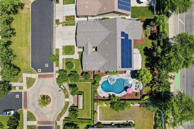 12515 Lincolnshire Drive, Bakersfield, CA 93311