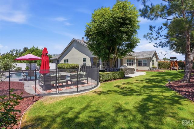 12515 Lincolnshire Drive, Bakersfield, CA 93311