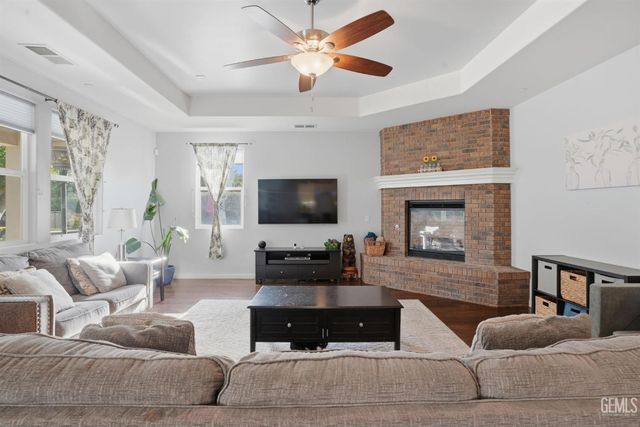 12515 Lincolnshire Drive, Bakersfield, CA 93311