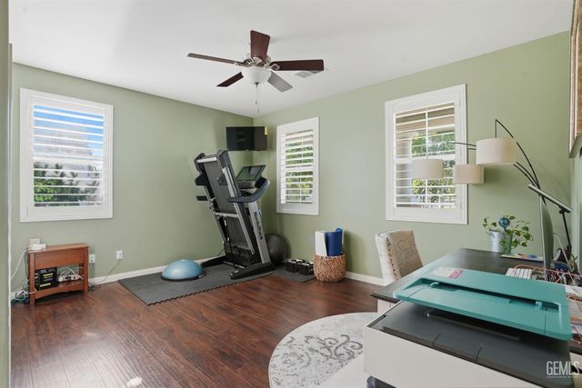 12515 Lincolnshire Drive, Bakersfield, CA 93311