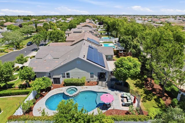 12515 Lincolnshire Drive, Bakersfield, CA 93311