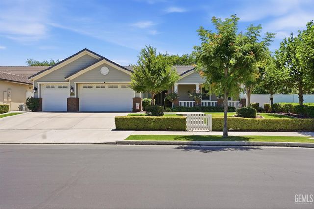 12515 Lincolnshire Drive, Bakersfield, CA 93311