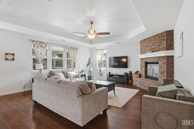 12515 Lincolnshire Drive, Bakersfield, CA 93311