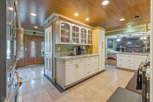 11 S Byron Drive, Lemoore, CA 93245