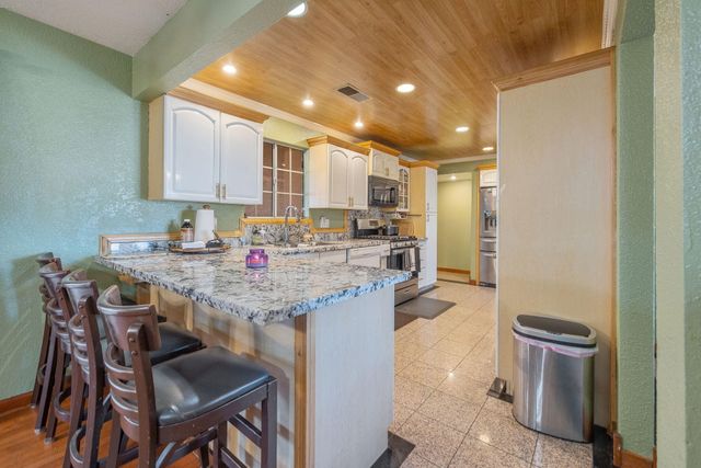 11 S Byron Drive, Lemoore, CA 93245