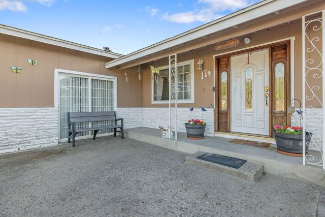 11 S Byron Drive, Lemoore, CA 93245