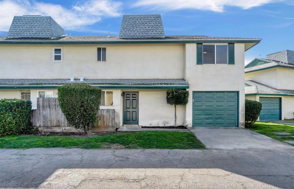 Image 1 of property listing at 4853 N Winery Circle # 105, Fresno, CA 93726