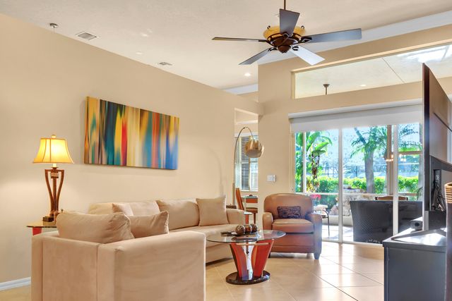 10069 Mizner Falls Way, Boynton Beach, FL 33437