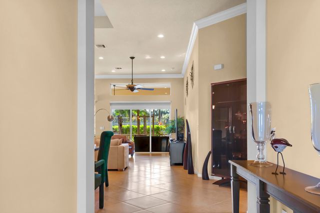 10069 Mizner Falls Way, Boynton Beach, FL 33437