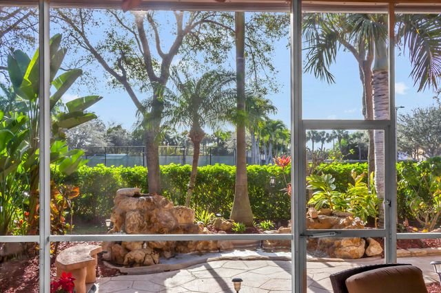 10069 Mizner Falls Way, Boynton Beach, FL 33437