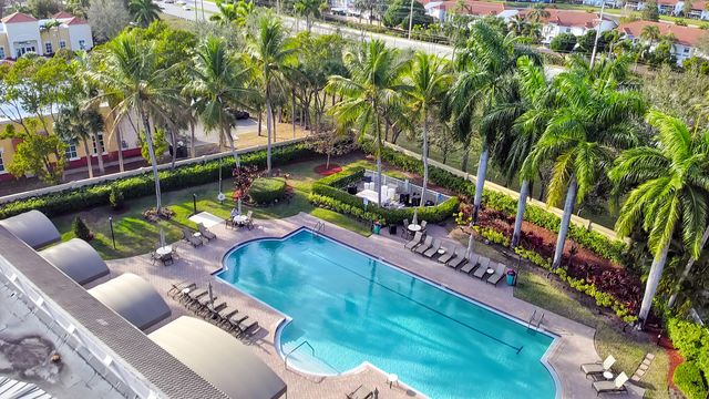 10069 Mizner Falls Way, Boynton Beach, FL 33437