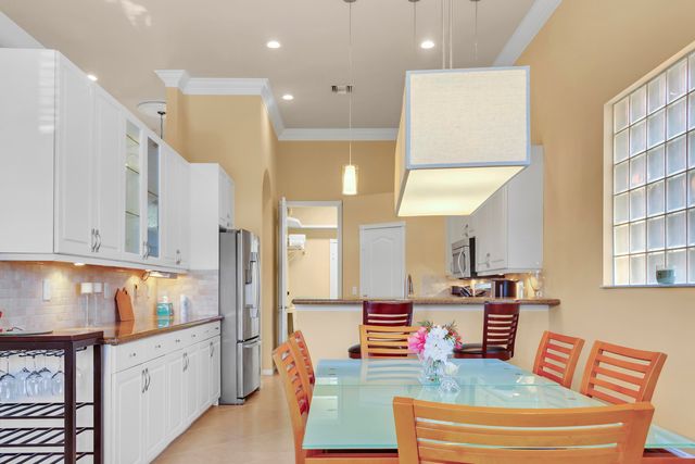 10069 Mizner Falls Way, Boynton Beach, FL 33437