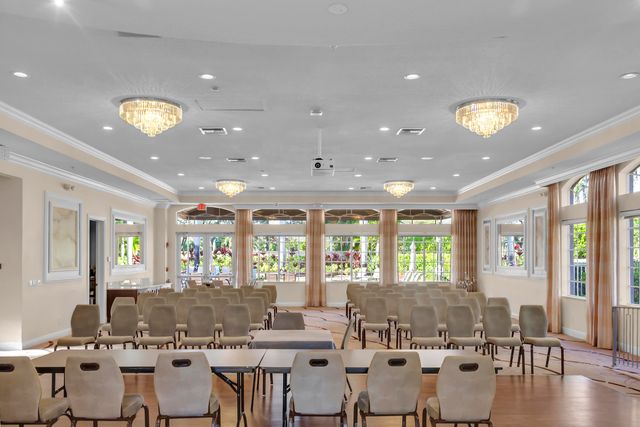 10069 Mizner Falls Way, Boynton Beach, FL 33437