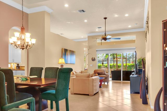 10069 Mizner Falls Way, Boynton Beach, FL 33437